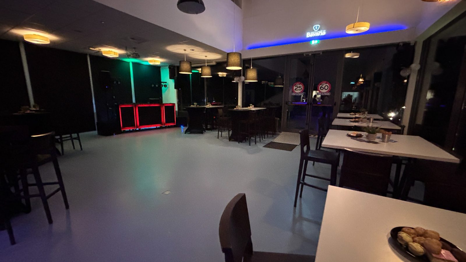 Avond en sfeer bij Sportcafé De Streepen